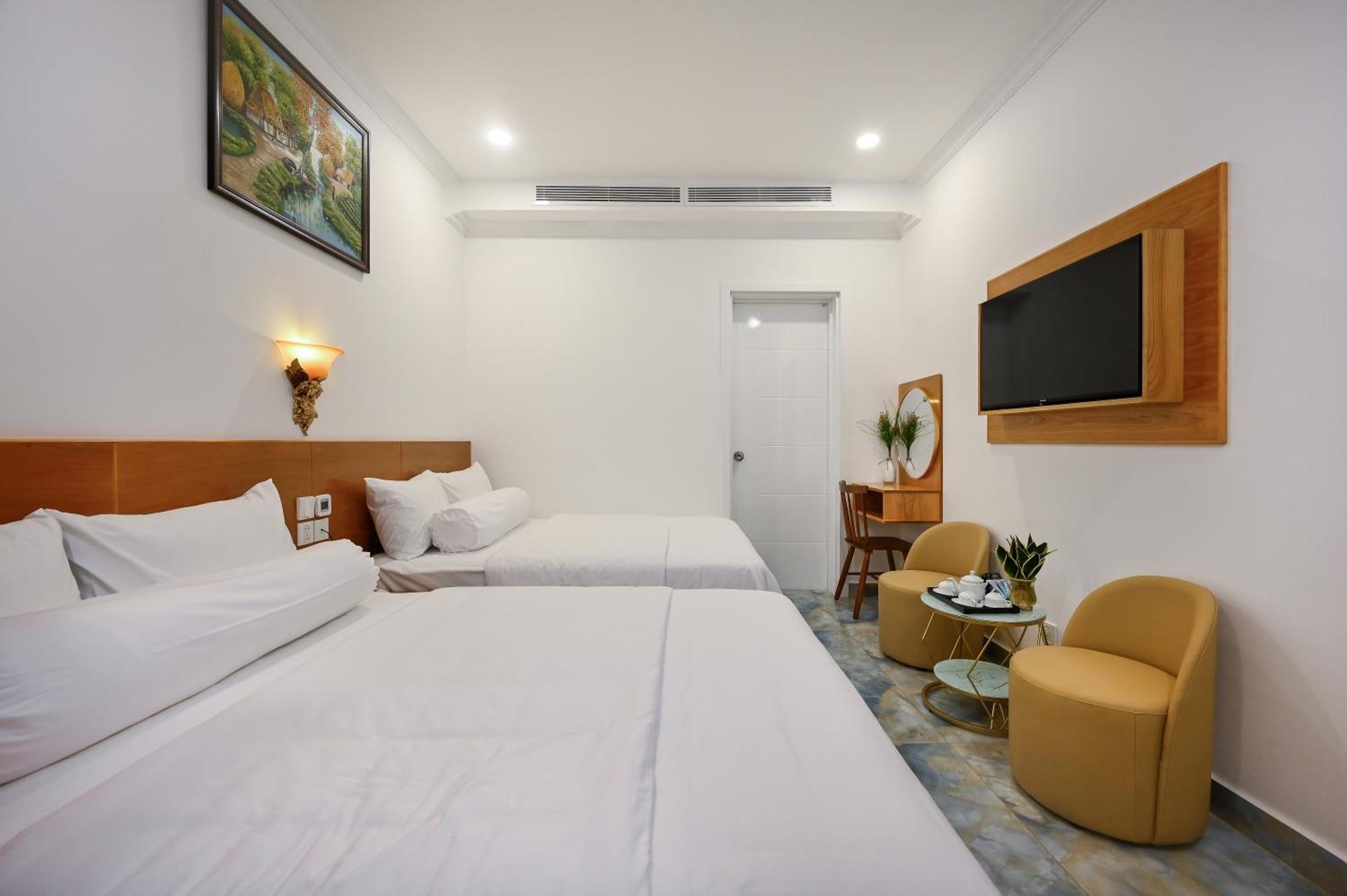 Ly Ly 2 Hotel 4*